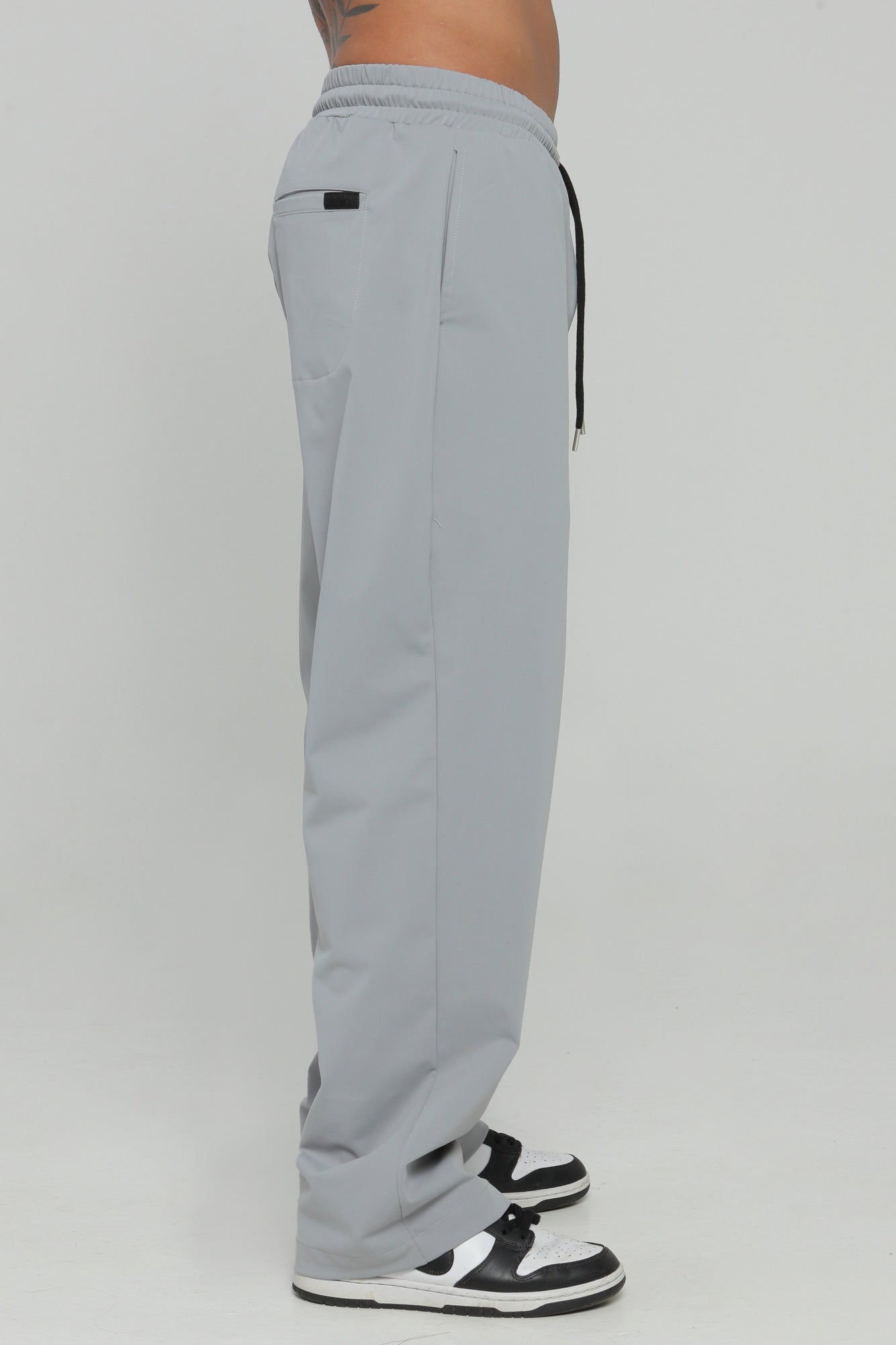 Pantalón bolsillo posterior