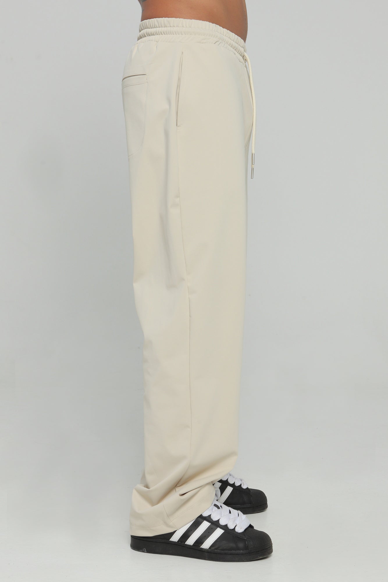 Pantalón bolsillo posterior