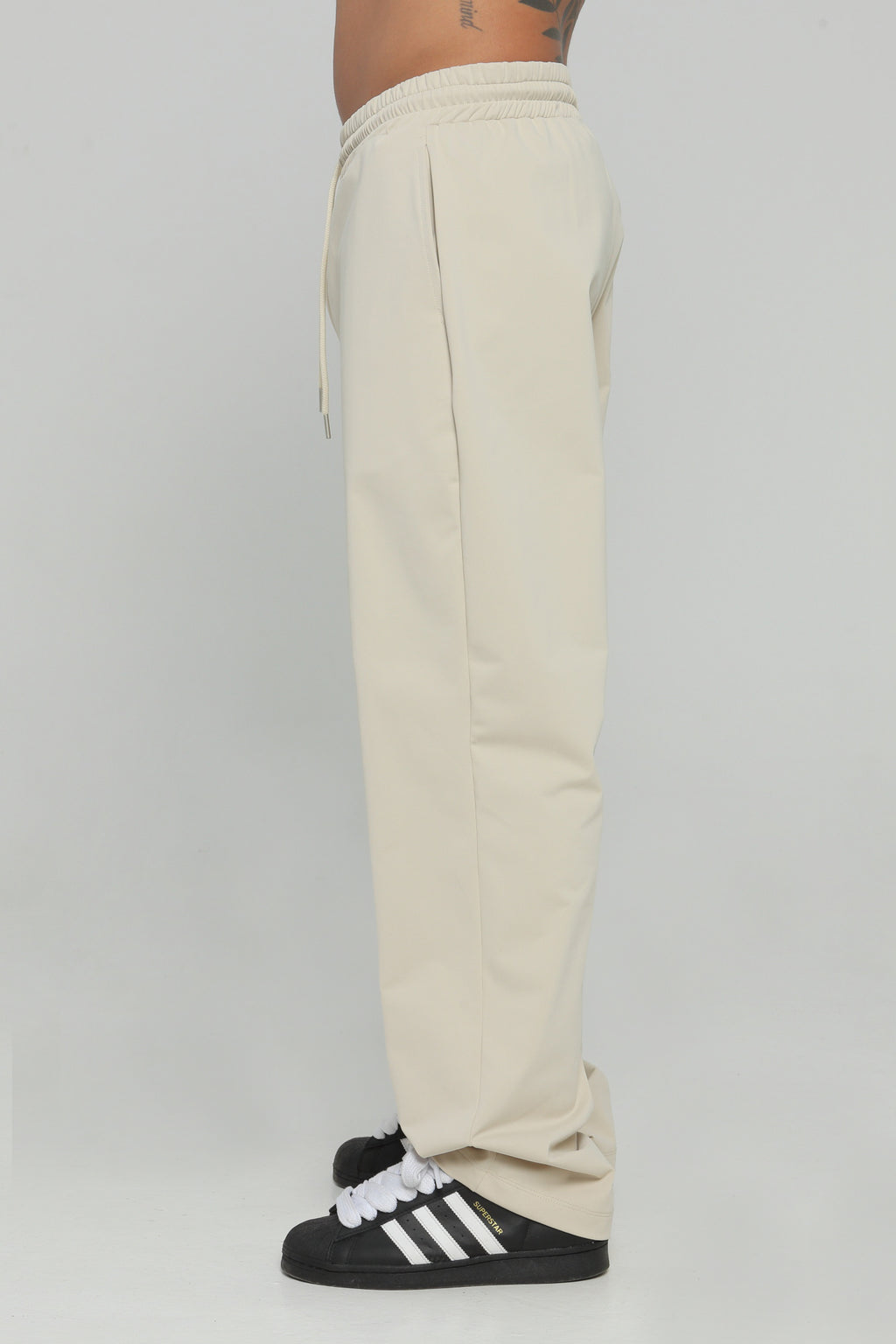 Pantalón bolsillo posterior