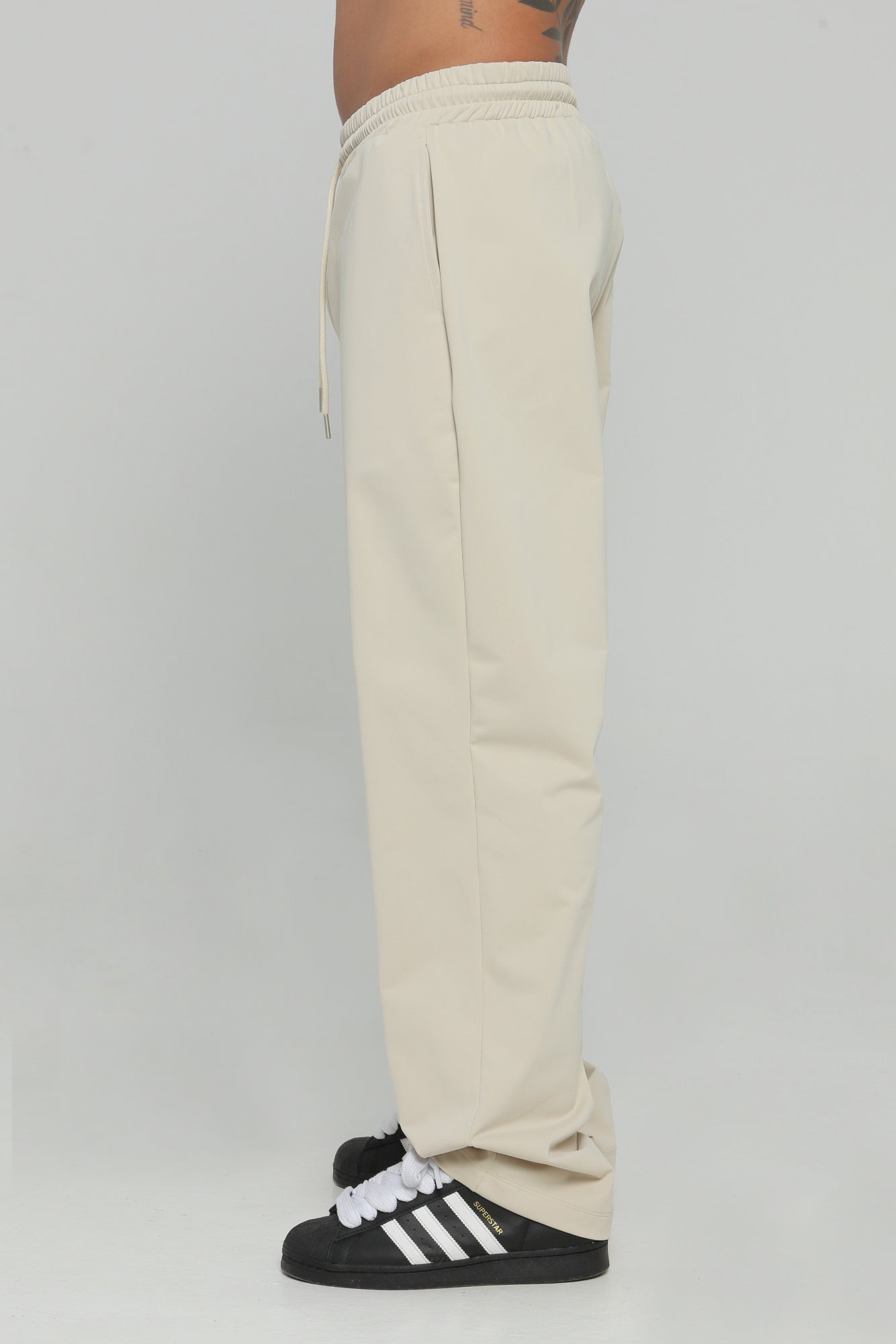 Pantalón bolsillo posterior