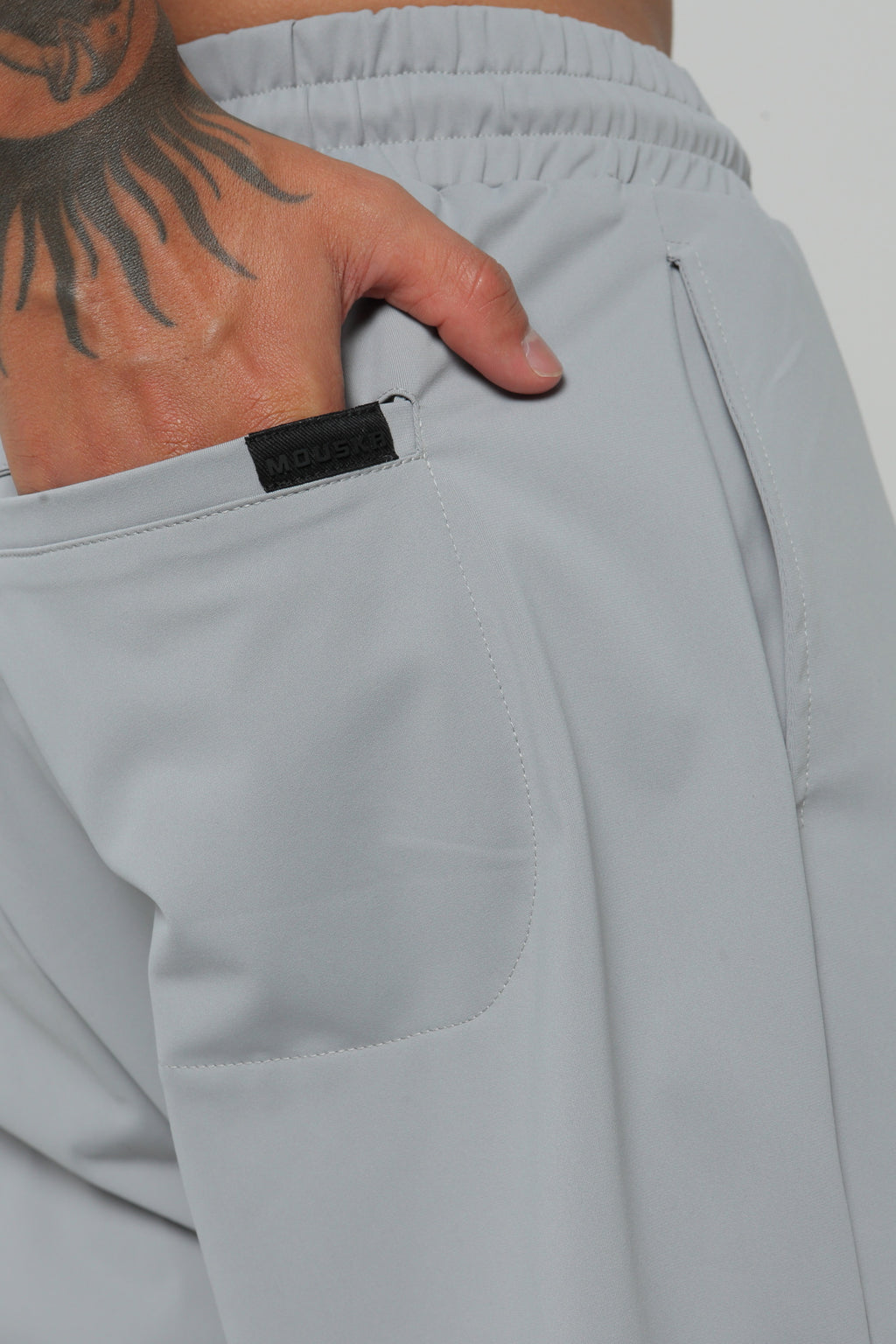 Pantalón bolsillo posterior